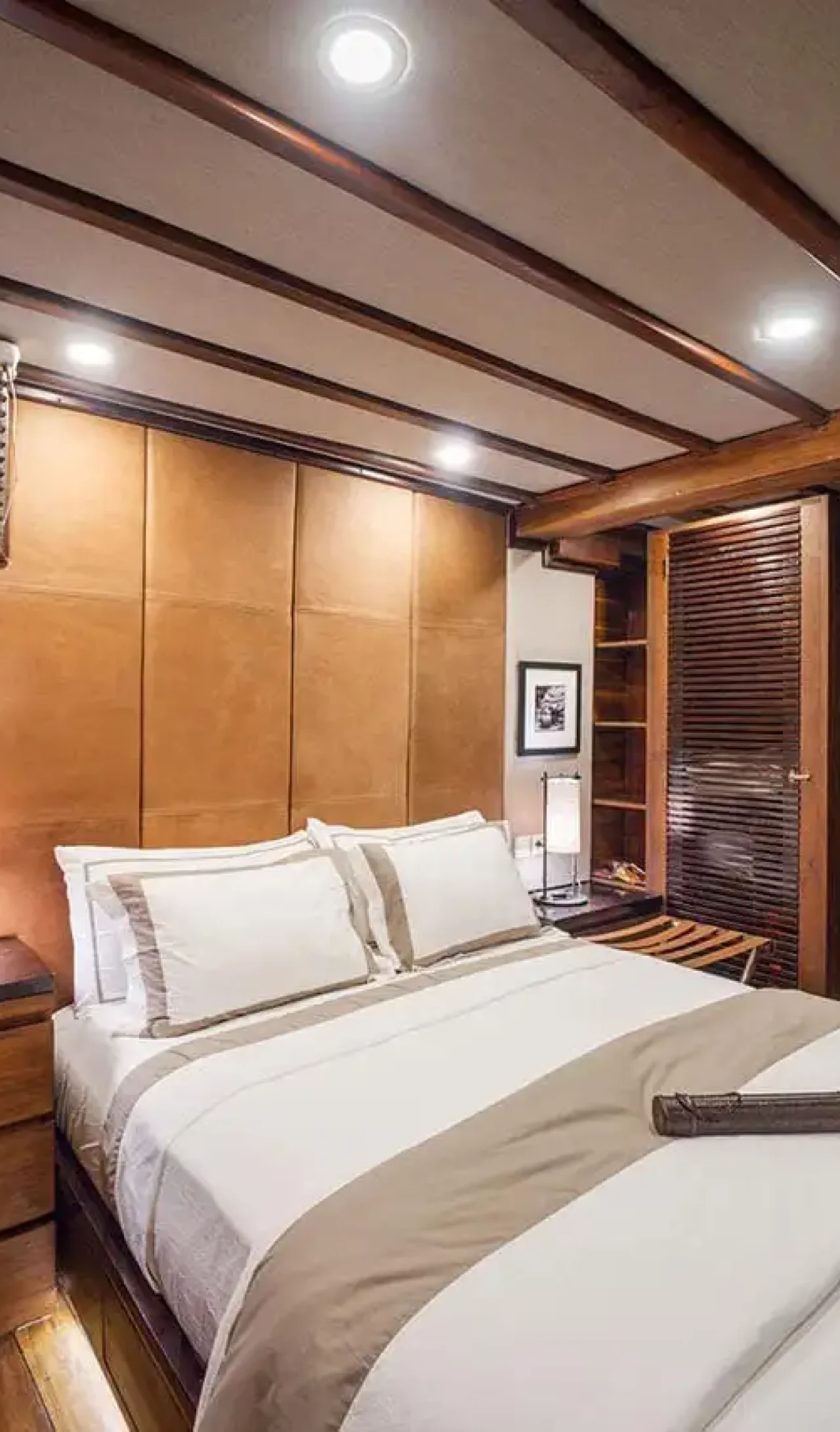 komodo flores tour_vvip boat_prana_phinisi 05
