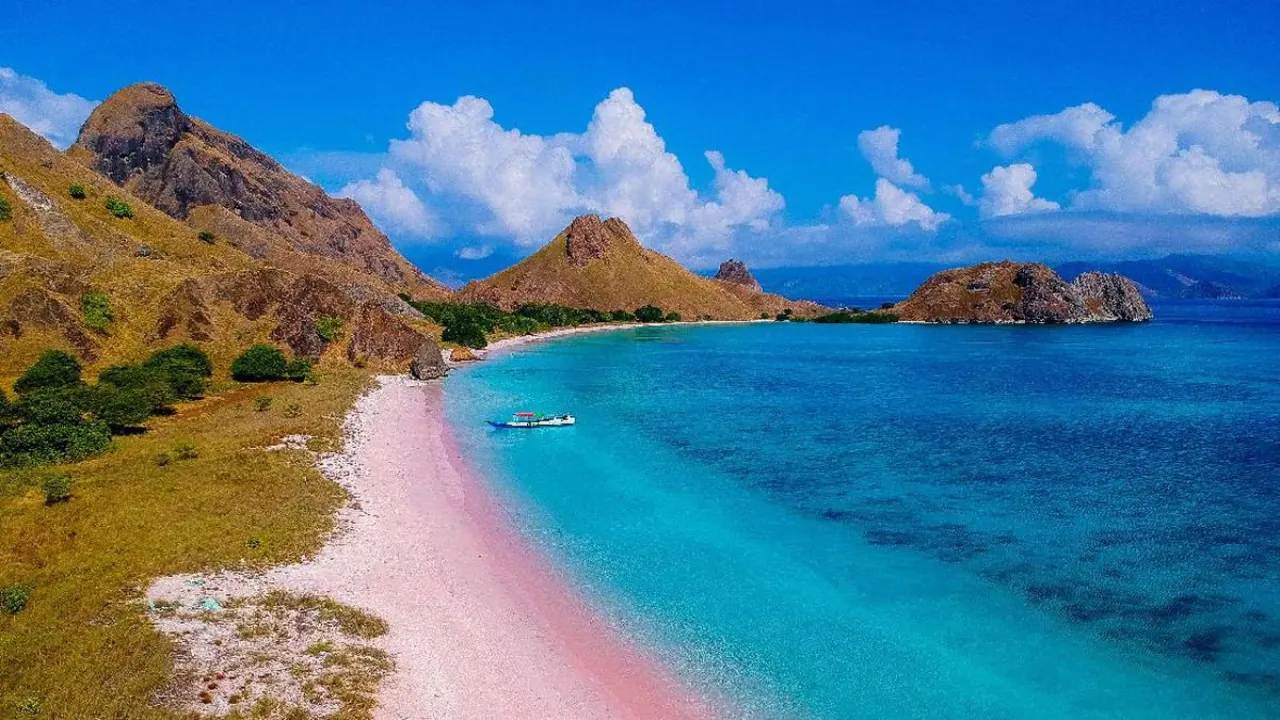 Enjoy the Flores Komodo Eco Tour 10 Days 9 Nights with Infonesia Flores Tour