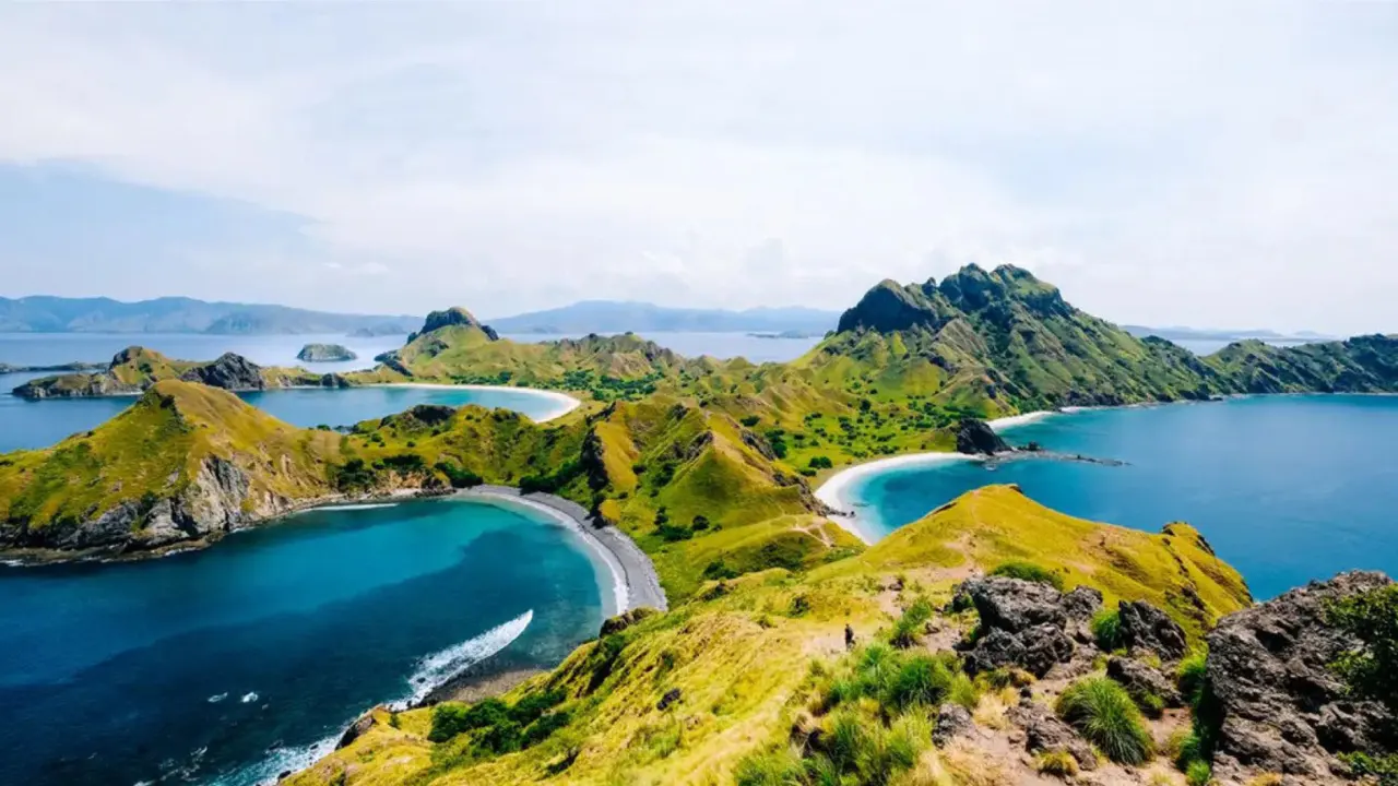 Komodo-Tour-From-Bali-or-Flores-4-Days-3-Nights-By-Indonesia-Flores-Tour-Img2