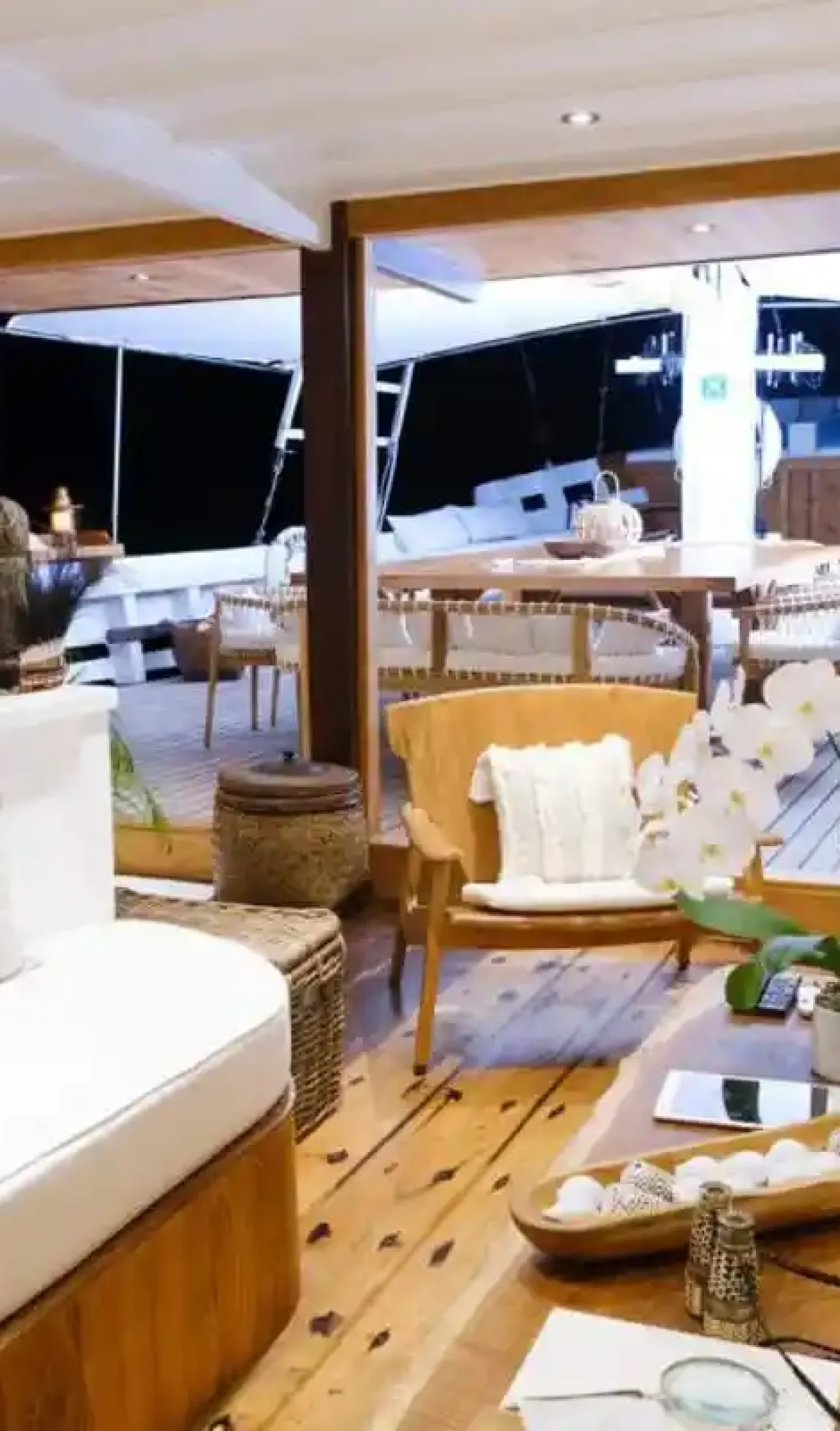 komodo flores tour_vip boat_aliikai_voyage 06